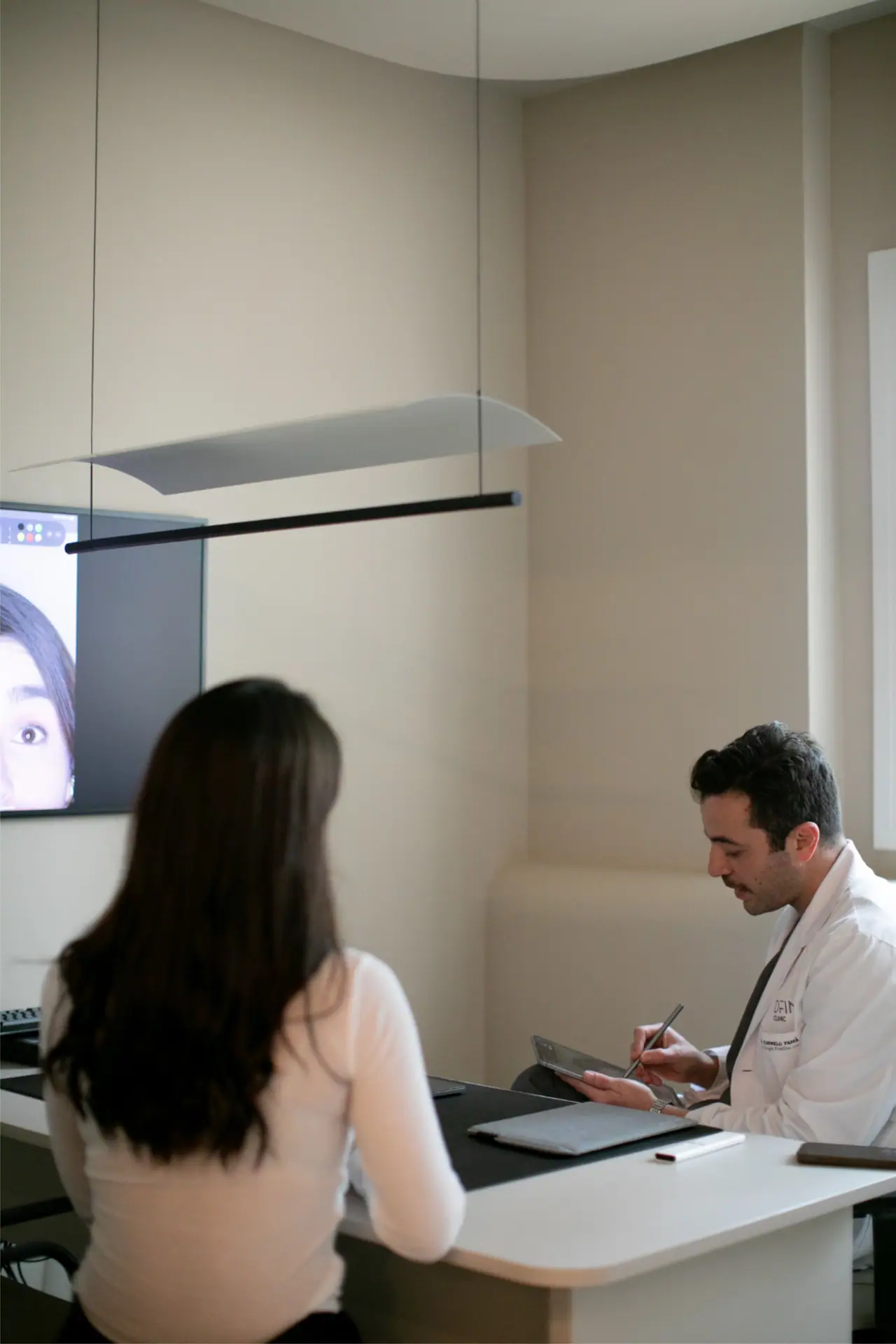 Dermatology consult desk